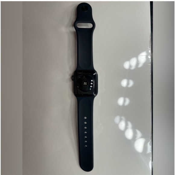 Apple Watch SE - Picture 2 of 5